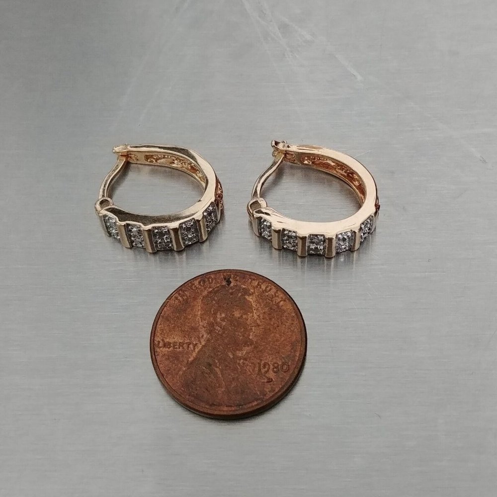 925 R CHINA SILVER - GOLD TONE HUGGIE EARRINGS WHITE CZ - Picture 2 of 11